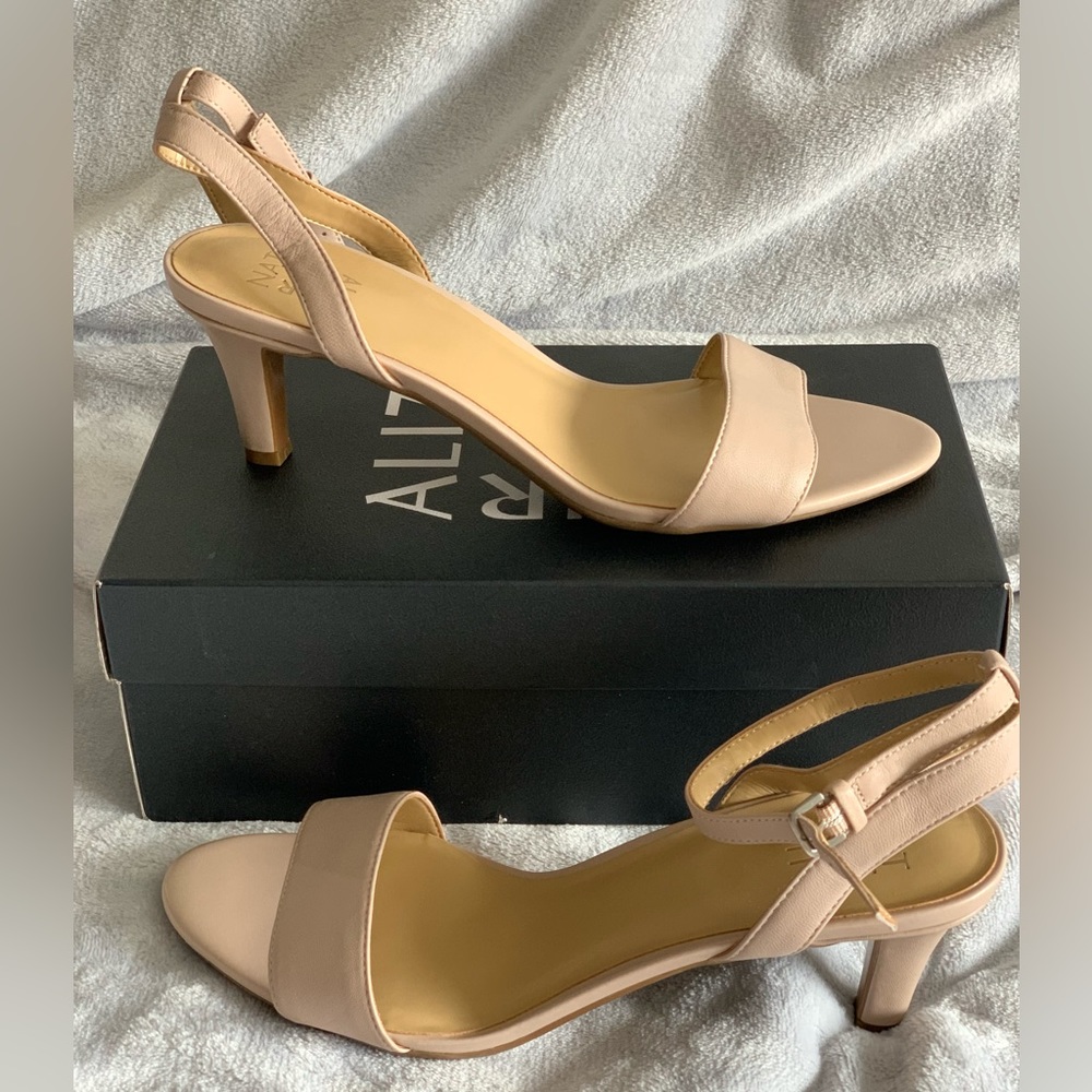 Naturalizer Size 10M NEW in box